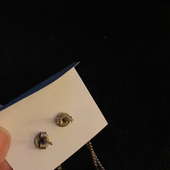 Black stone silver chain dangle post earrings - Picture 3 of 3